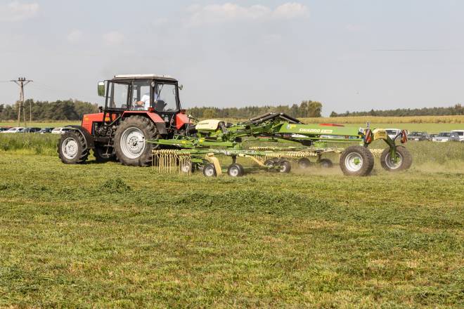 Grassland Machines on dairy Farms in Poland
