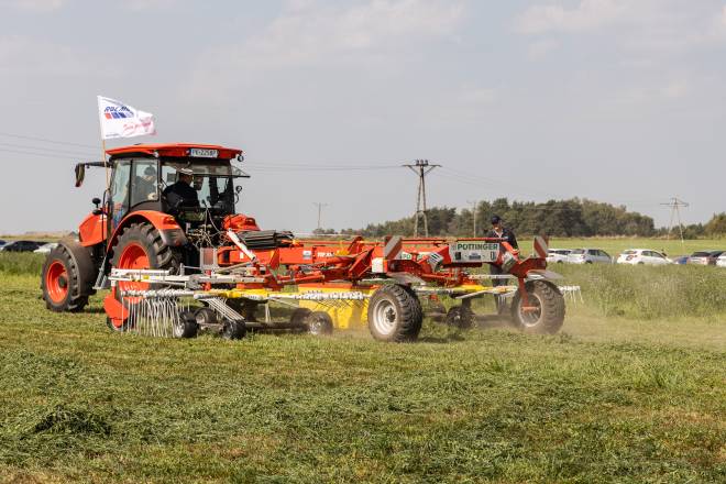 Grassland Machines on dairy Farms in Poland