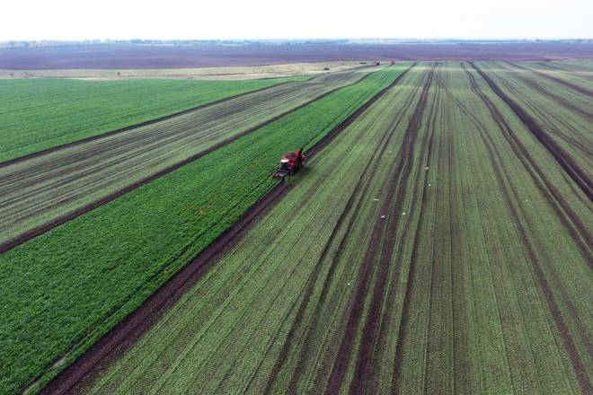 93 agroholdings in Ukraine =     5.95 million ha 
